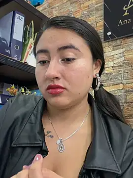 XXX chat uživo modela _Sarah-Office1