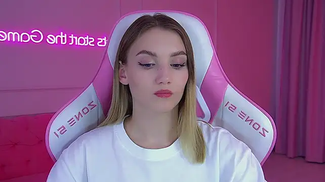 StacyEvances' Live XXX Chat