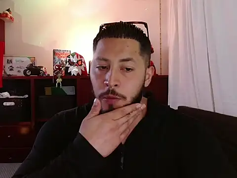 Spilios_low Live XXX Chat
