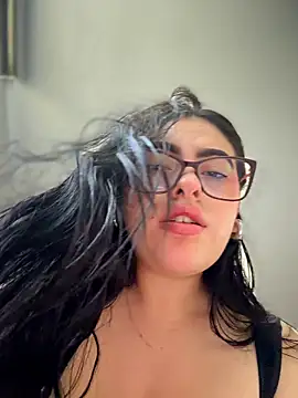 צ'אט XXX בשידור חי של Wkatte