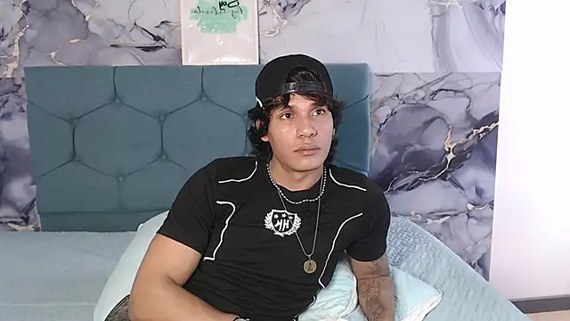 MaximilianRoth's Live XXX Chat