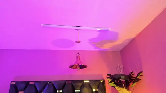 lilyy_evanss XXX чат на живо