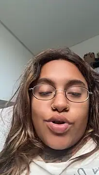 Chat +18 de caboclabeirario ao vivo