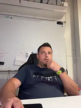 XXX chat uživo modela snayperm123