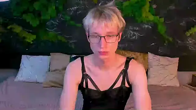 ADRIAN_LUKS' Live XXX Chat