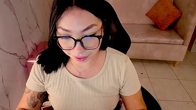 Akari_s Adlı Modelin Canlı XXX Sohbeti