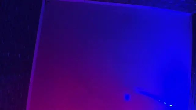 XXX chat uživo modela EmmyTorner