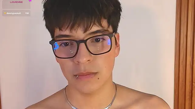 Онлайн чат XXX Milo_Wolff