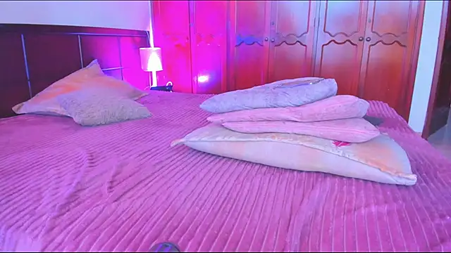 NickyBigBooty live XXX chat