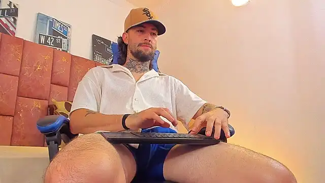 ALPHA_MASTER1 élő XXX-chatje