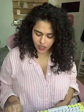 Curvydesifromgermany Adlı Modelin Canlı XXX Sohbeti
