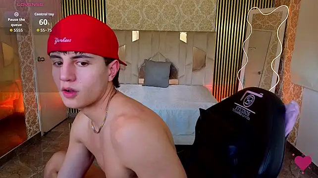 Kyler_tay live XXX chat