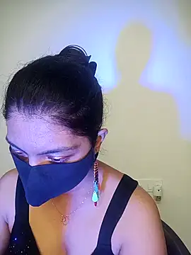 แชท XXX สดของ NaughtyNaina01