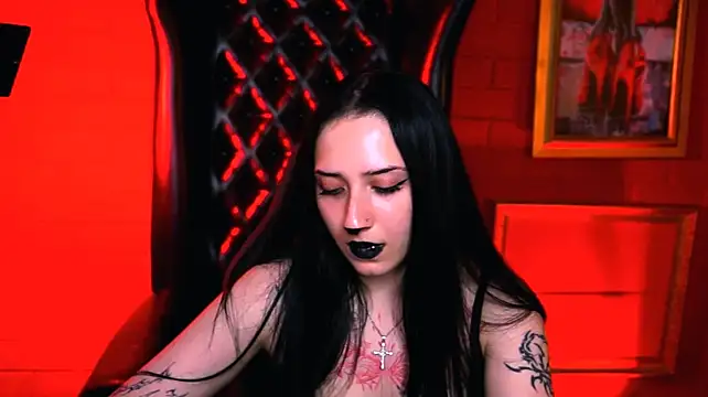 MonicaLowes' Live XXX Chat