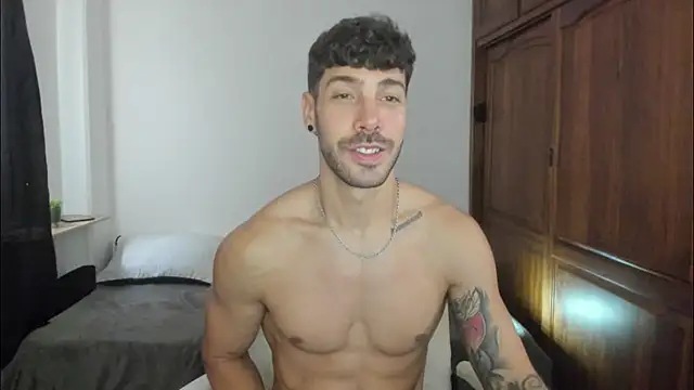 Chat +18 de Guyinthemountain ao vivo