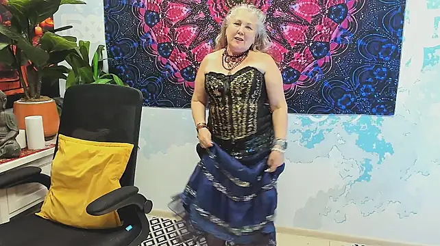 LilaMaharani's Live XXX Chat