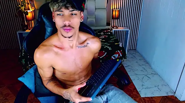 Angel_foxc13 即時 XXX 聊天