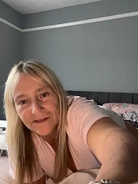 Chat +18 de Blondnboujee53 ao vivo