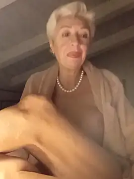 divinaerotica Live XXX-Chat