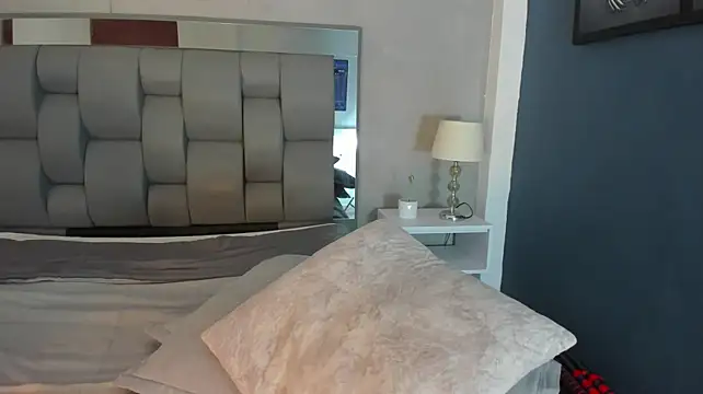 Charlie___Musk's Live XXX Chat