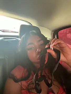 Niyirey1 XXX чат на живо
