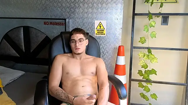 ThiagoFox's Live XXX Chat