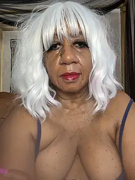 BreanaDivine Webcam-Show