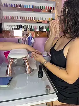 Nails_Lucia Obrolan Langsung XXX