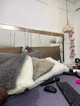 Skylar_Smith_ Live XXX-chat