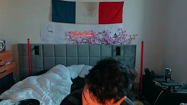 JordanShowのライブXXXチャット