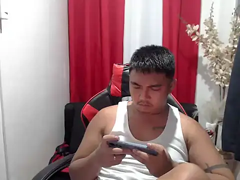 แชท XXX สดของ David_hot_dad