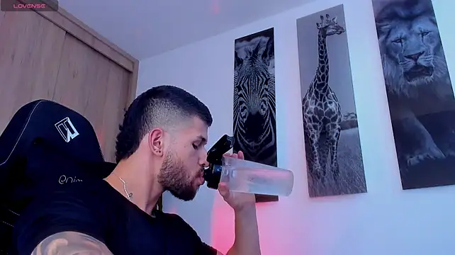 Santos_ramirez1のライブXXXチャット