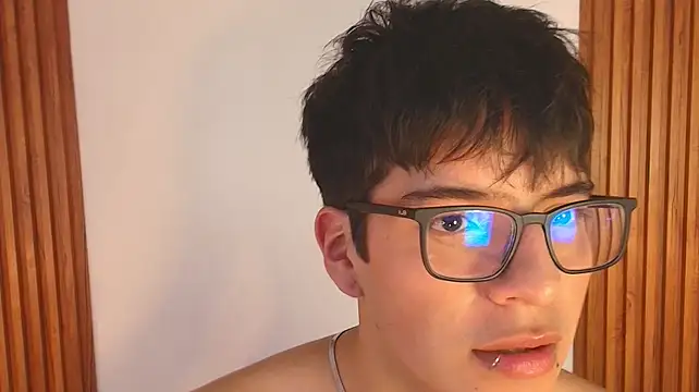 Milo_Wolff Live XXX-Chat