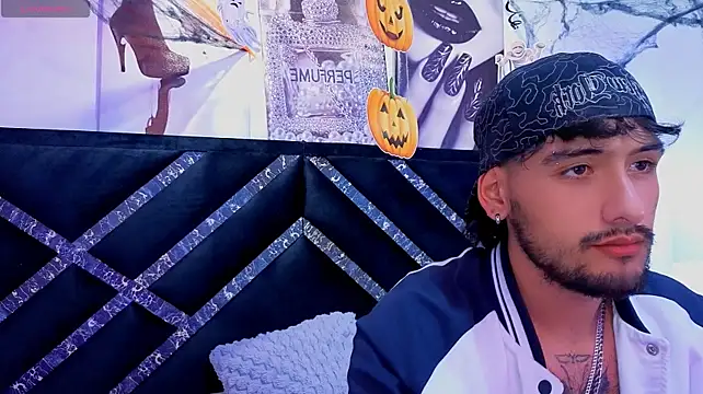 XXX chat uživo modela 3MPI7ERNO