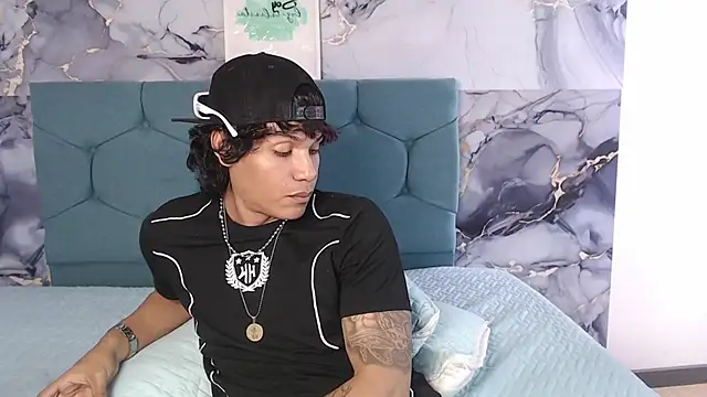 แชท XXX สดของ MaximilianRoth