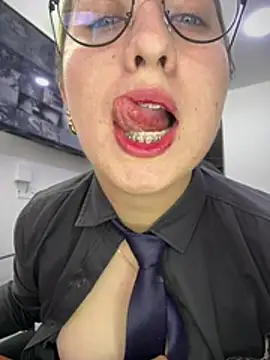 Czat XXX na żywo – suzy-111