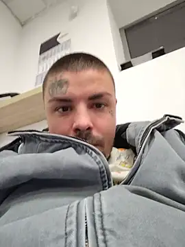 Berti3128 Live XXX-Chat