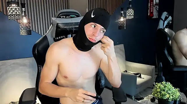 TheGhostforeeonss Chat XXX live