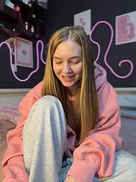 Chat +18 de MilaMoone ao vivo