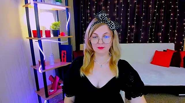 YourUniverser Adlı Modelin Canlı XXX Sohbeti