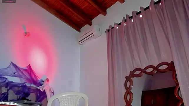 noah_0813 XXX чат на живо