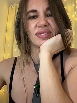 LucieMack Adlı Modelin Canlı XXX Sohbeti