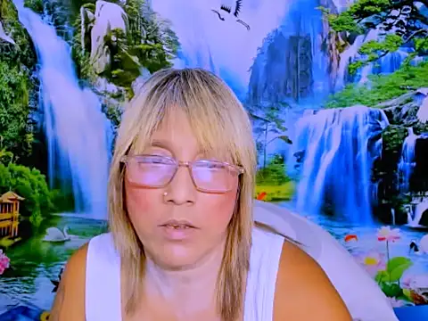 indianroxy: онлайн-секс-чат