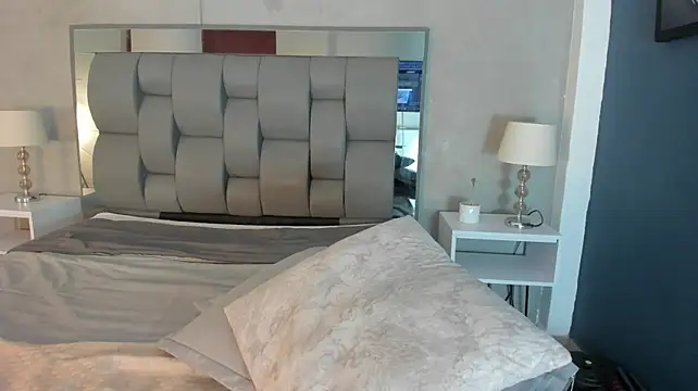 Chat +18 de Charlie___Musk ao vivo