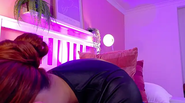 SofiaDiamond_'s Live XXX Chat