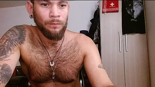 DominanThewolff live XXX chat