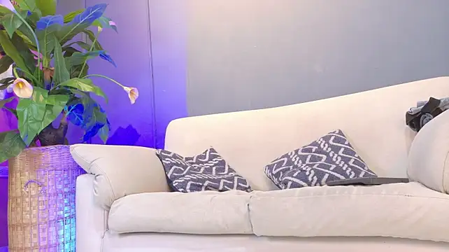 XXX chat uživo modela alejo_largo