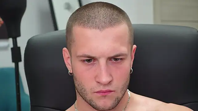 Igor_Wilde élő XXX-chatje