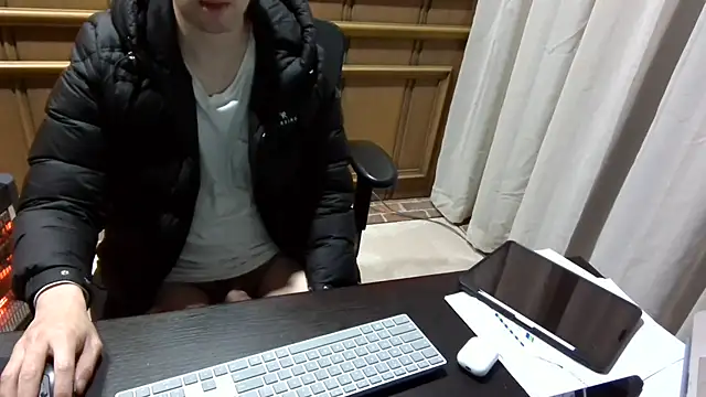 whizperguy2 Live XXX Chat