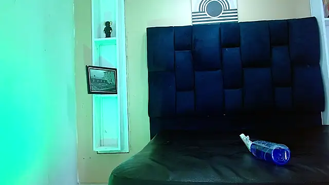 Chatroom XXX en direct de GoldenBoy_23